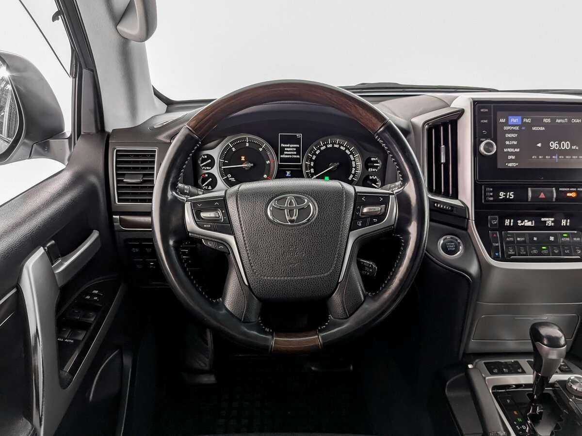 Купить Toyota Land Cruiser с пробегом. Фото: #17