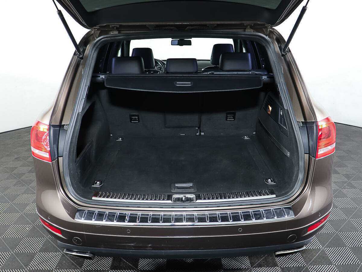 Купить Volkswagen Touareg с пробегом. Фото: #9