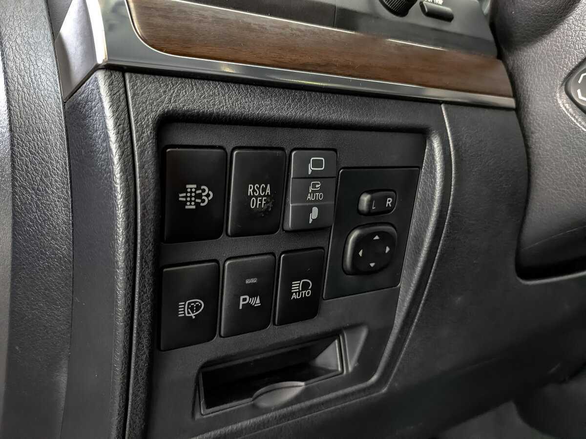 Купить Toyota Land Cruiser с пробегом. Фото: #22