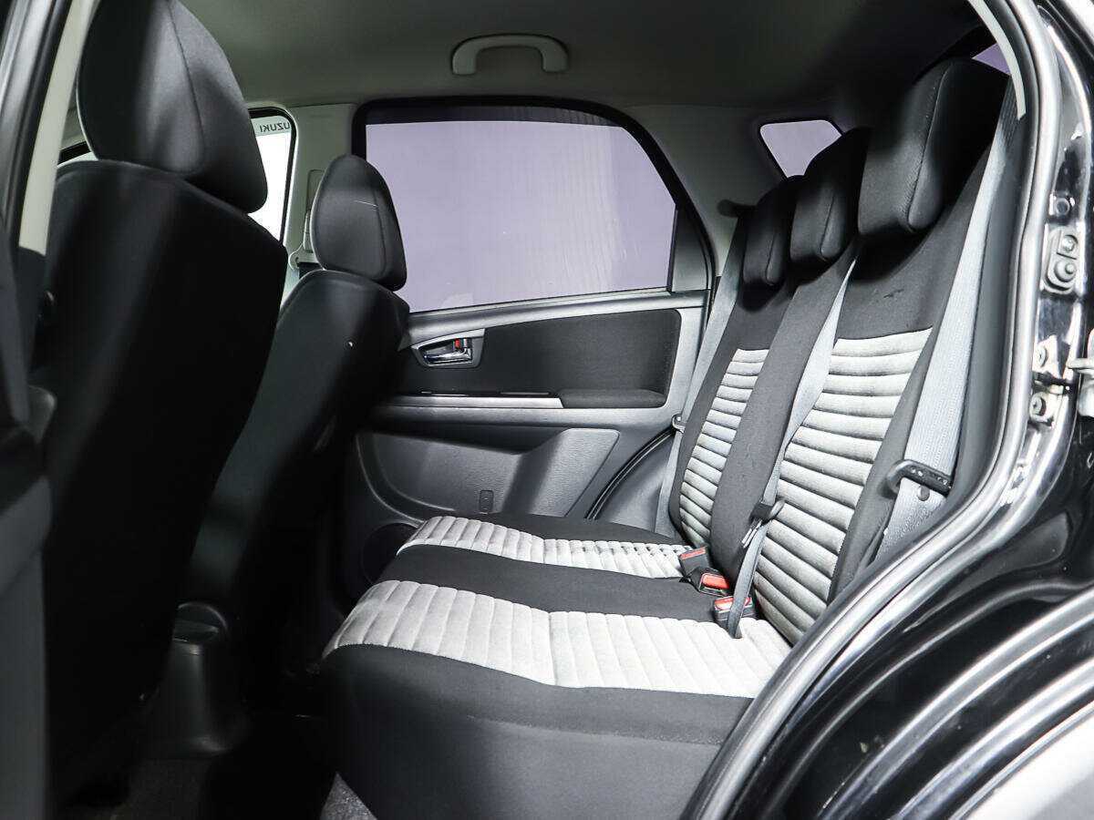 Купить Suzuki SX4 с пробегом. Фото: #11
