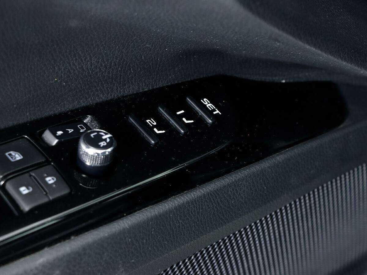 Купить Toyota Camry с пробегом. Фото: #10