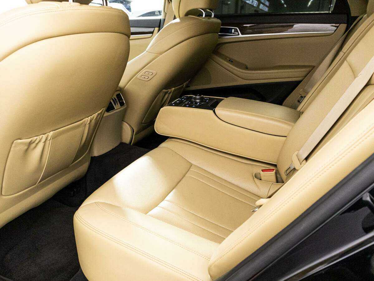 Купить Genesis G80 с пробегом. Фото: #21
