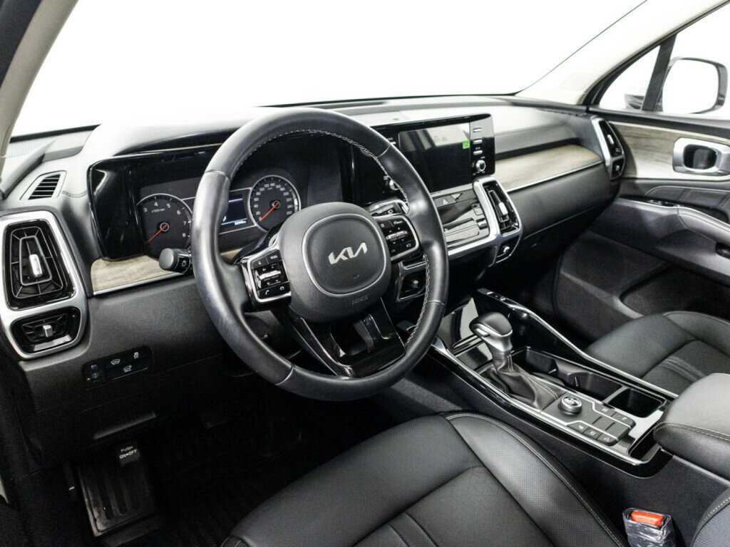 Купить Kia Sorento с пробегом. Фото: #10
