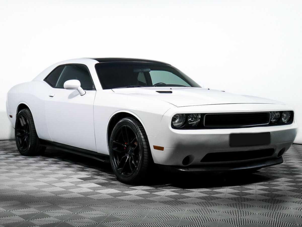 Купить Dodge Challenger с пробегом. Фото: #2