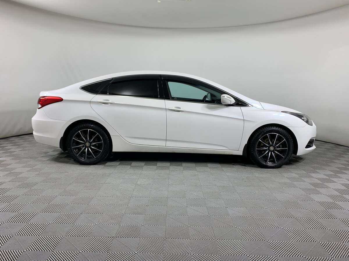 Купить Hyundai i40 с пробегом. Фото: #3
