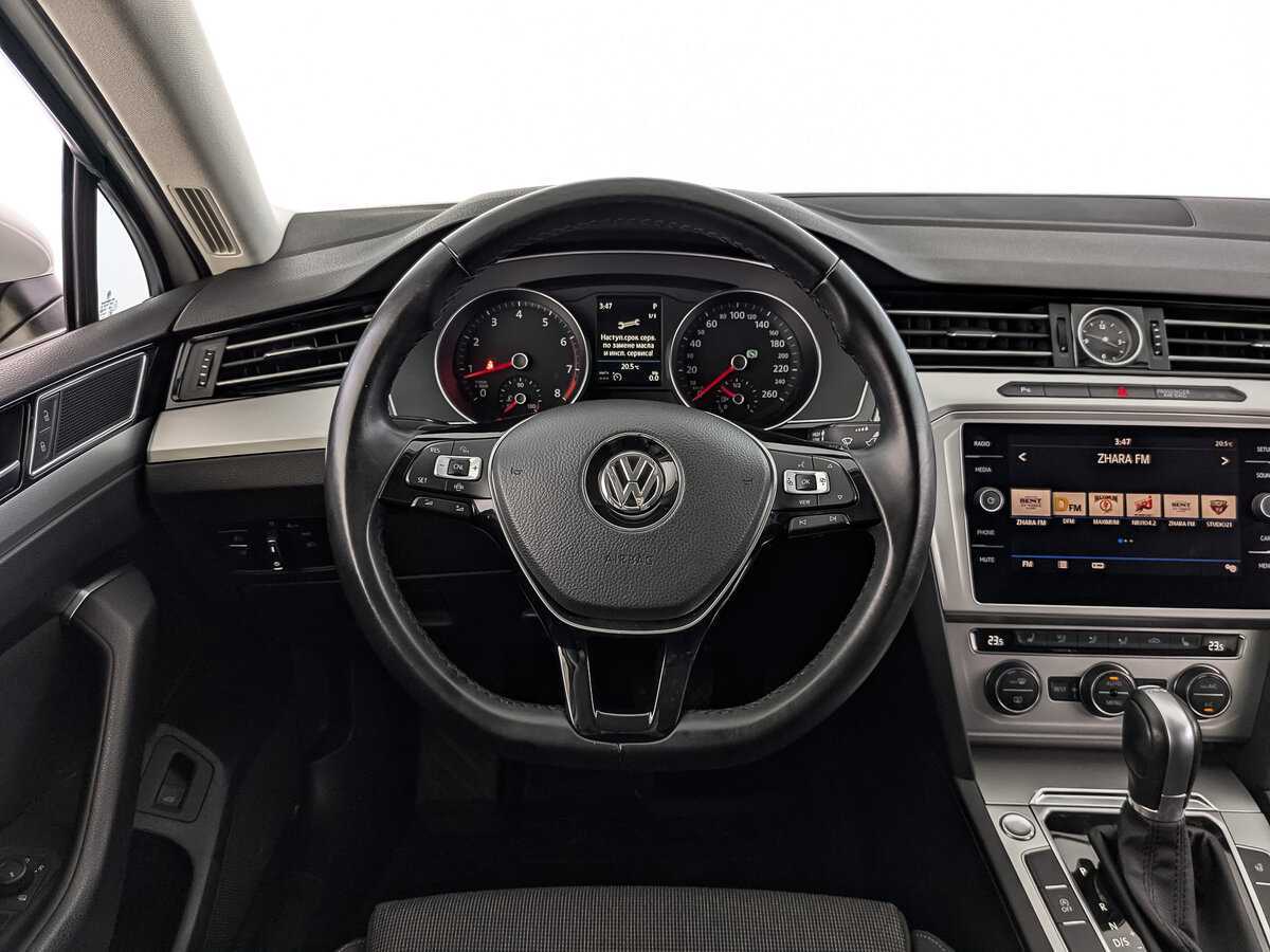 Купить Volkswagen Passat с пробегом. Фото: #21