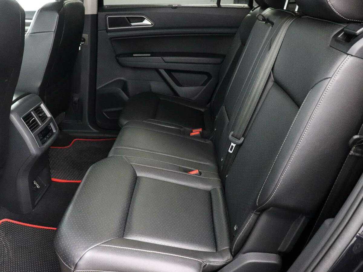 Купить Volkswagen Teramont с пробегом. Фото: #7