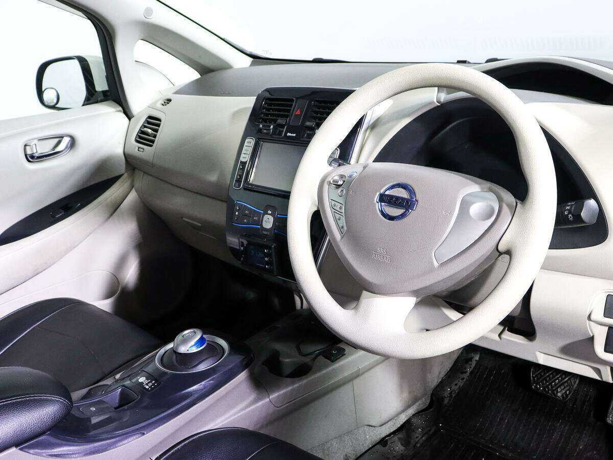 Купить Nissan Leaf с пробегом. Фото: #11