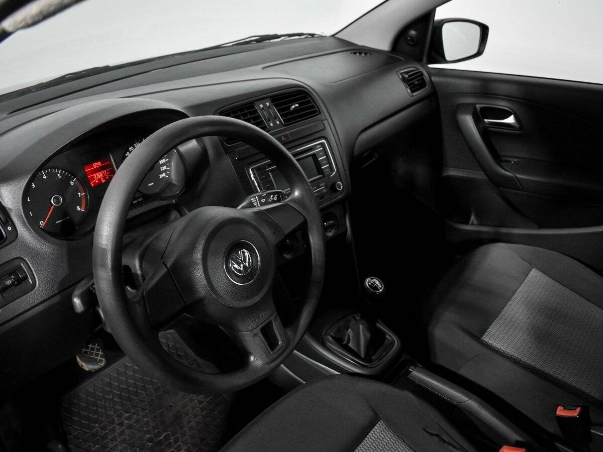 Купить Volkswagen Polo с пробегом. Фото: #8