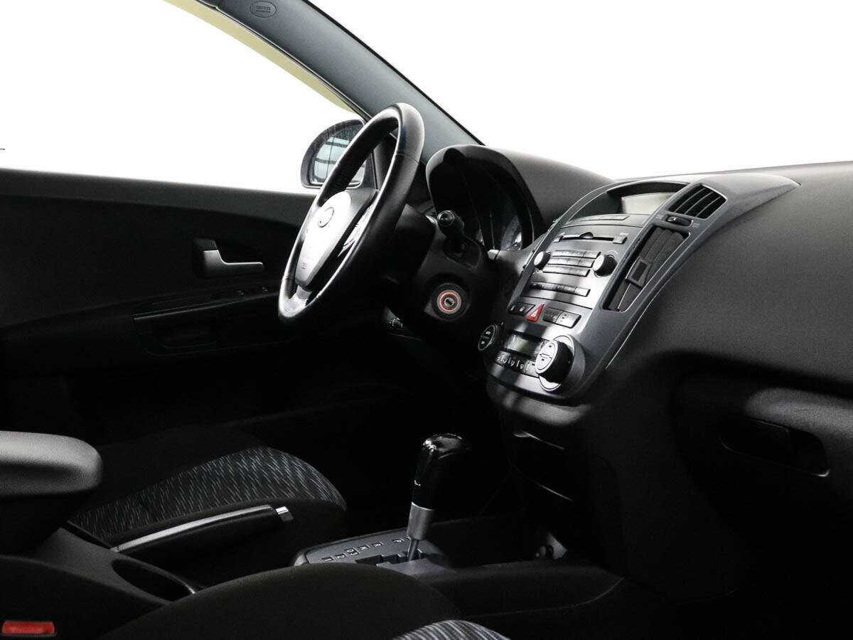 Купить Kia Ceed с пробегом. Фото: #6