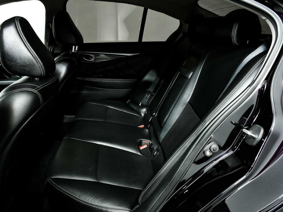 Купить Infiniti Q50 с пробегом. Фото: #11