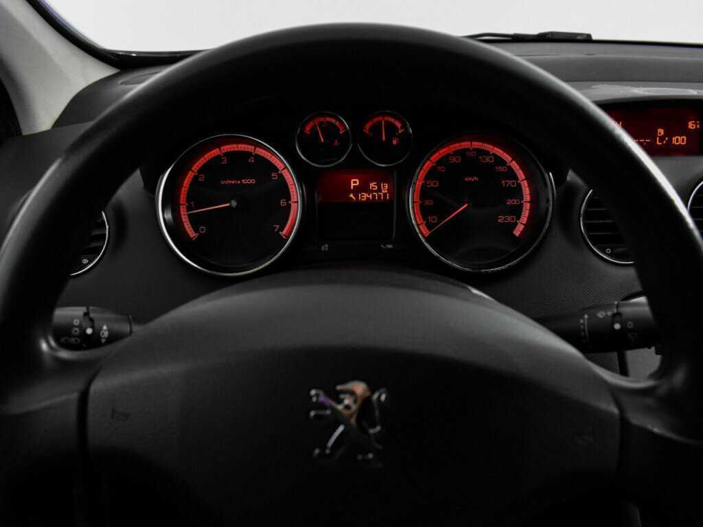 Купить Peugeot 308 с пробегом. Фото: #14