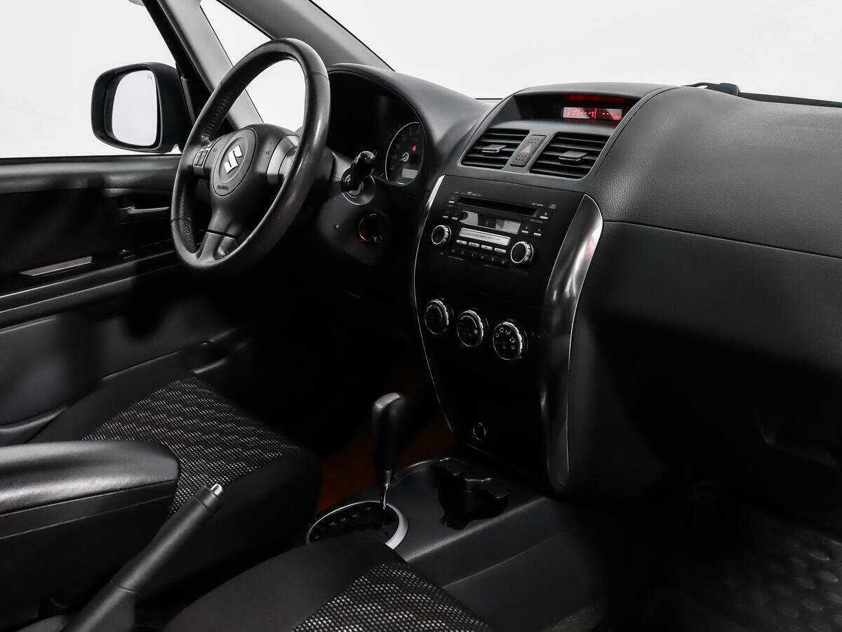 Купить Suzuki SX4 с пробегом. Фото: #10