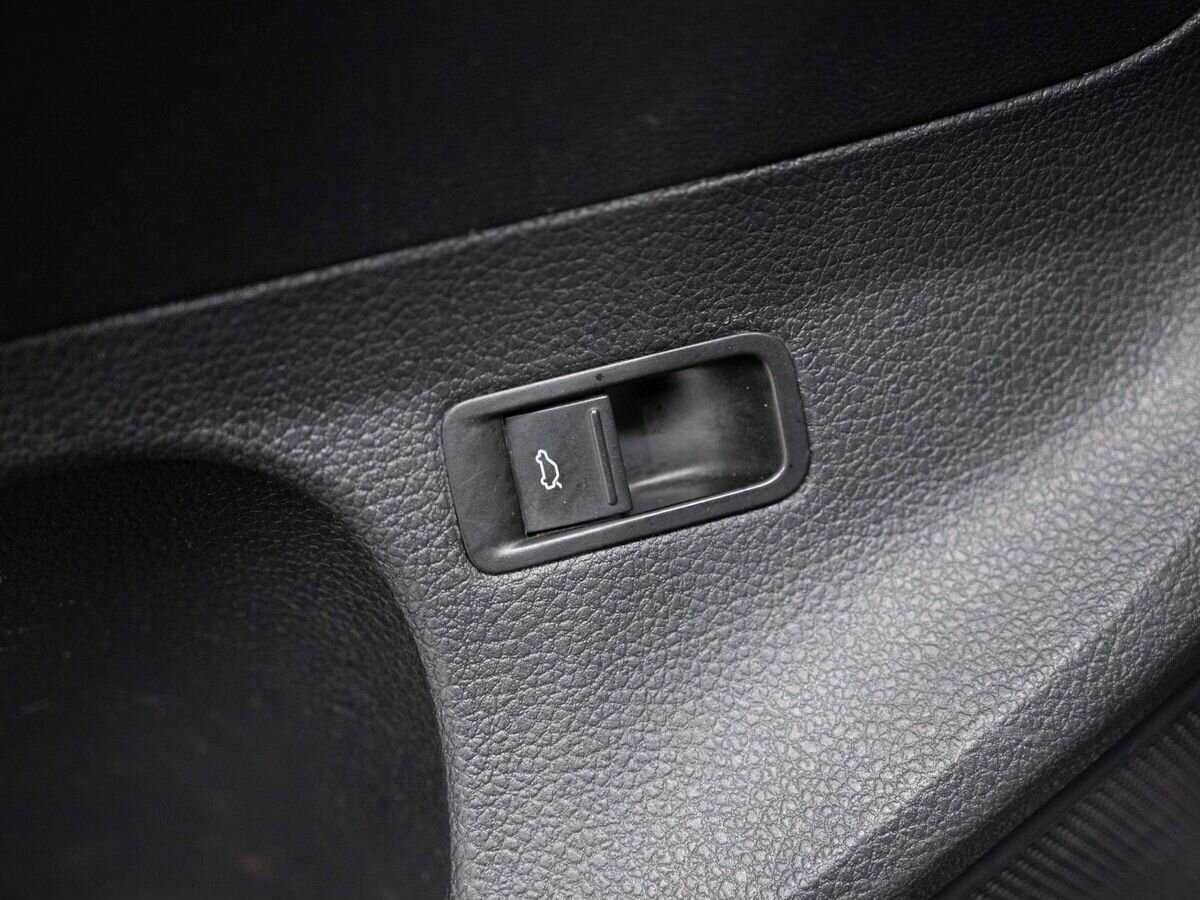 Купить Volkswagen Polo с пробегом. Фото: #15
