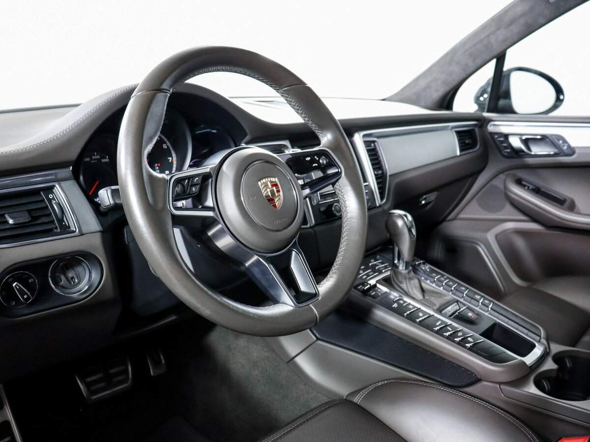 Купить Porsche Macan с пробегом. Фото: #10