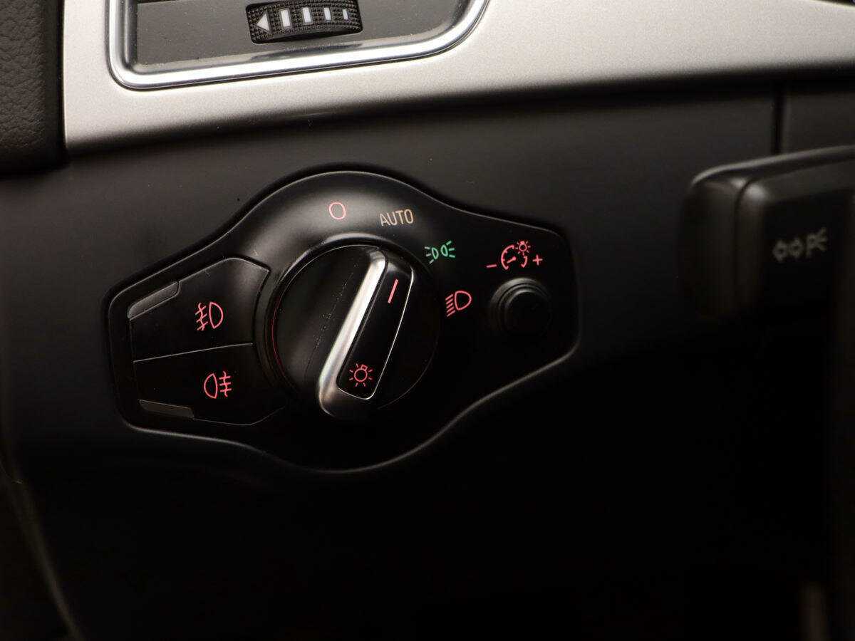 Купить Audi A4 с пробегом. Фото: #10