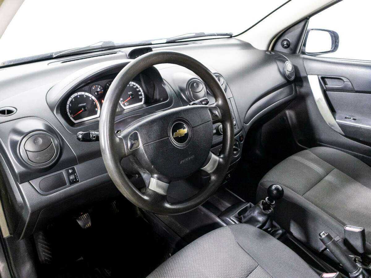 Купить Chevrolet Aveo с пробегом. Фото: #10