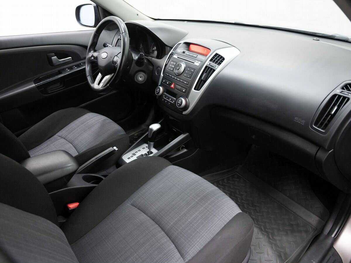 Купить Kia Ceed с пробегом. Фото: #10