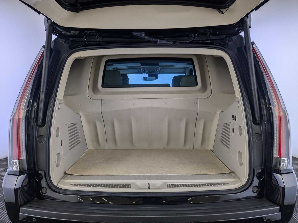 Купить Cadillac Escalade с пробегом. Фото: #9