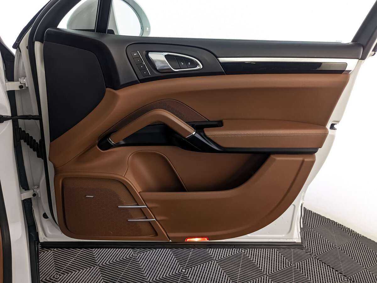 Купить Porsche Cayenne с пробегом. Фото: #19