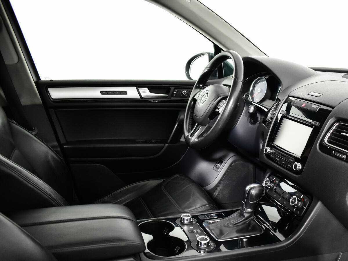 Купить Volkswagen Touareg с пробегом. Фото: #8