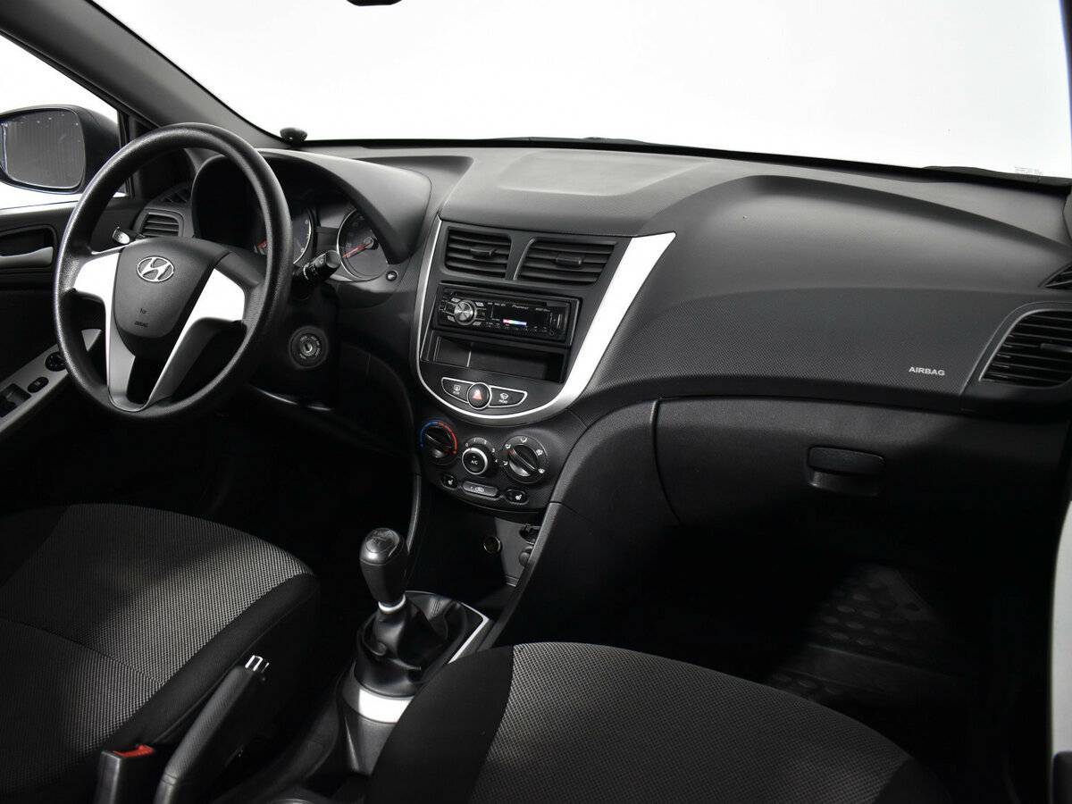 Купить Hyundai Solaris с пробегом. Фото: #9