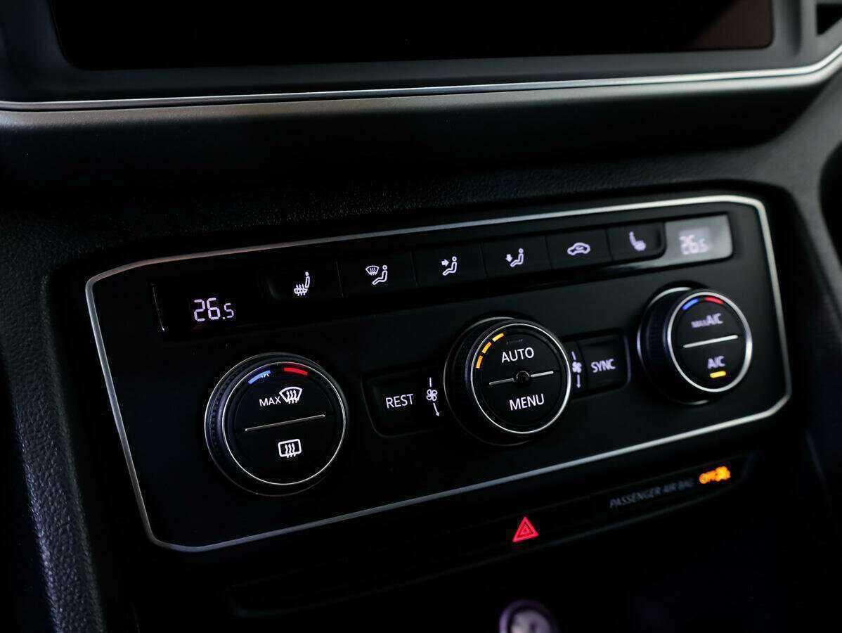 Купить Volkswagen Teramont с пробегом. Фото: #17