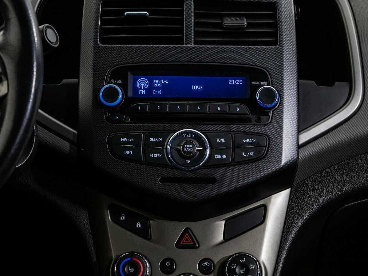 Купить Chevrolet Aveo с пробегом. Фото: #12