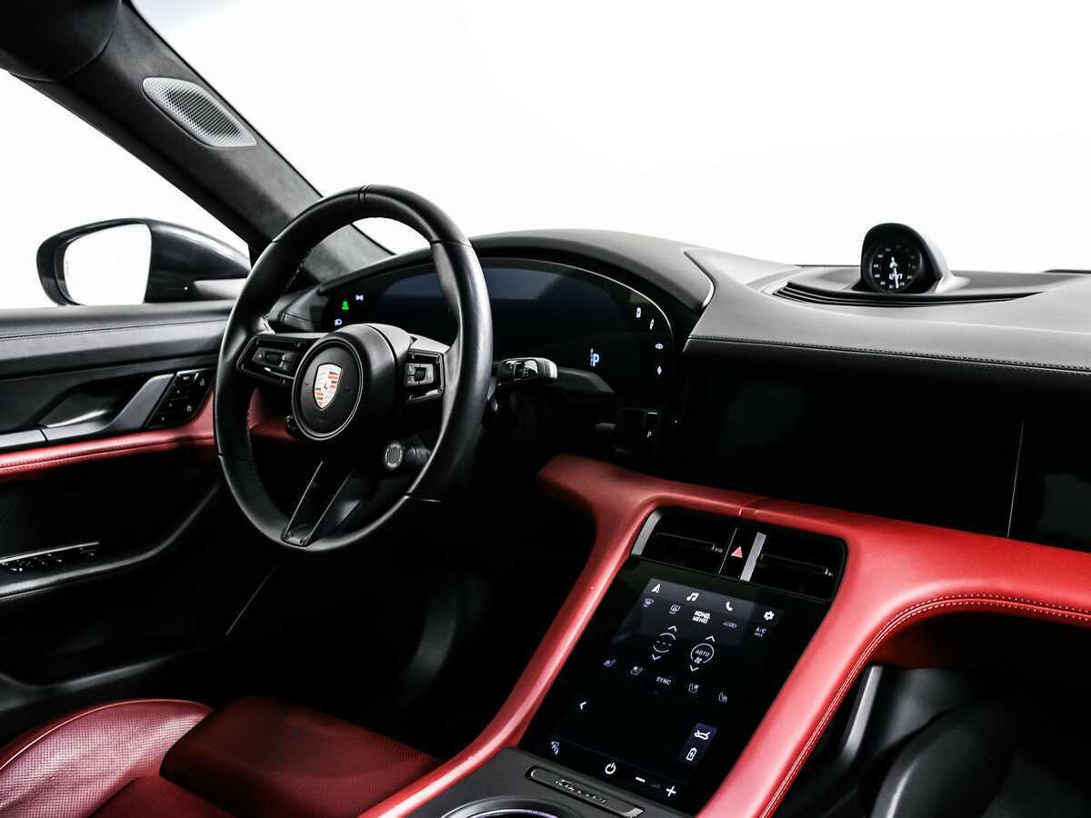 Купить Porsche Taycan с пробегом. Фото: #8