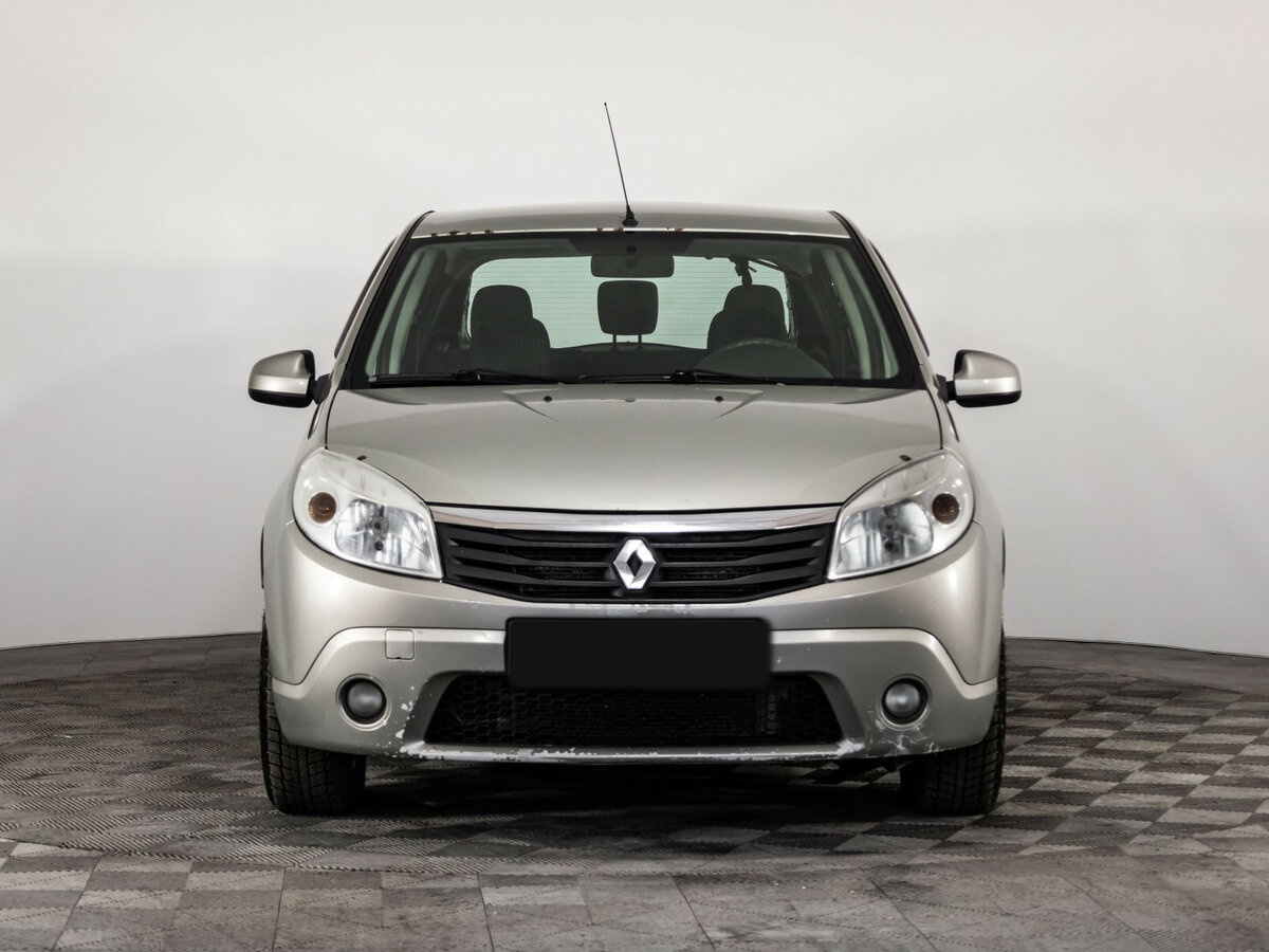 Купить Renault Sandero с пробегом. Фото: #1