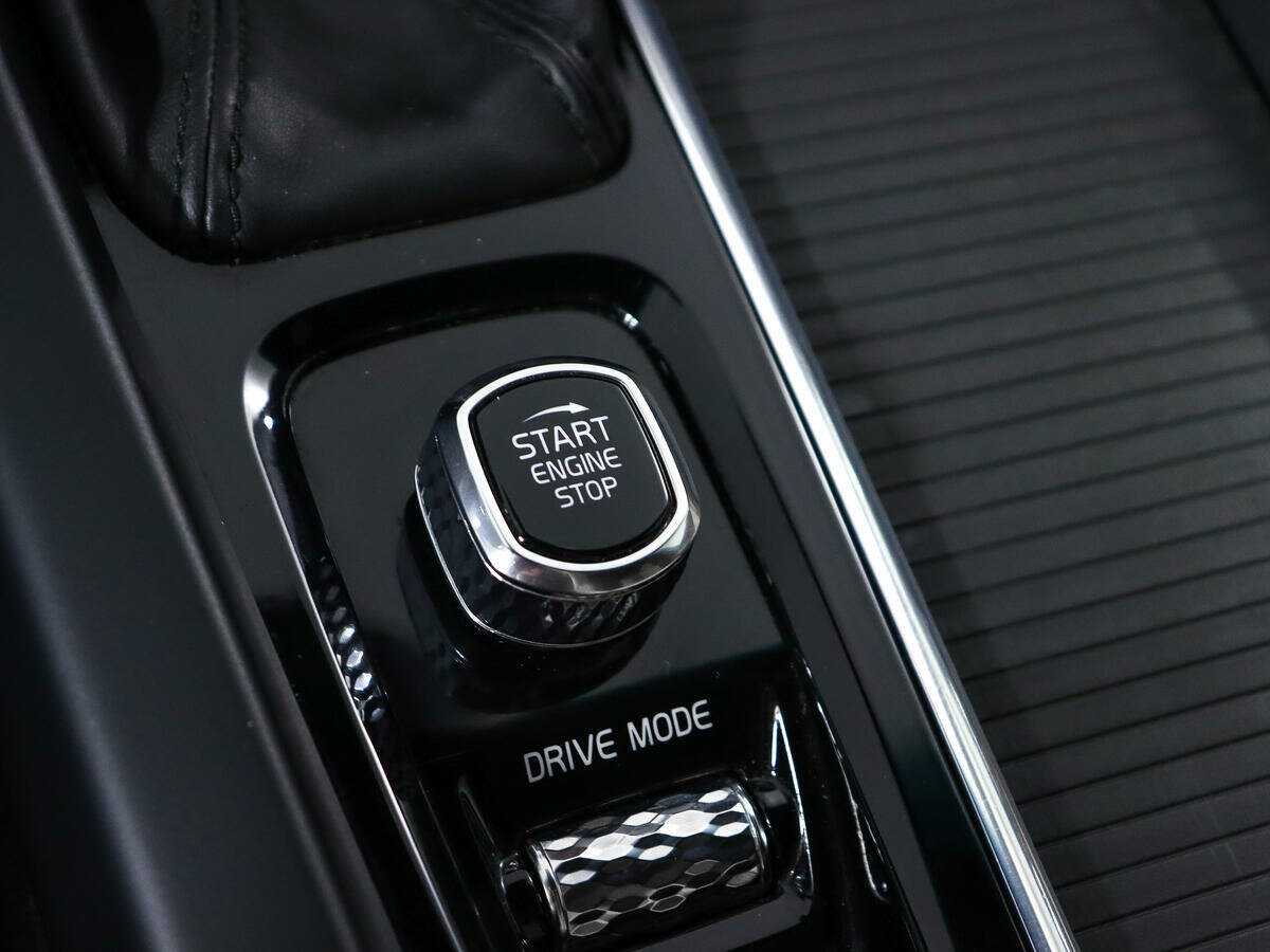 Купить Volvo XC60 с пробегом. Фото: #17