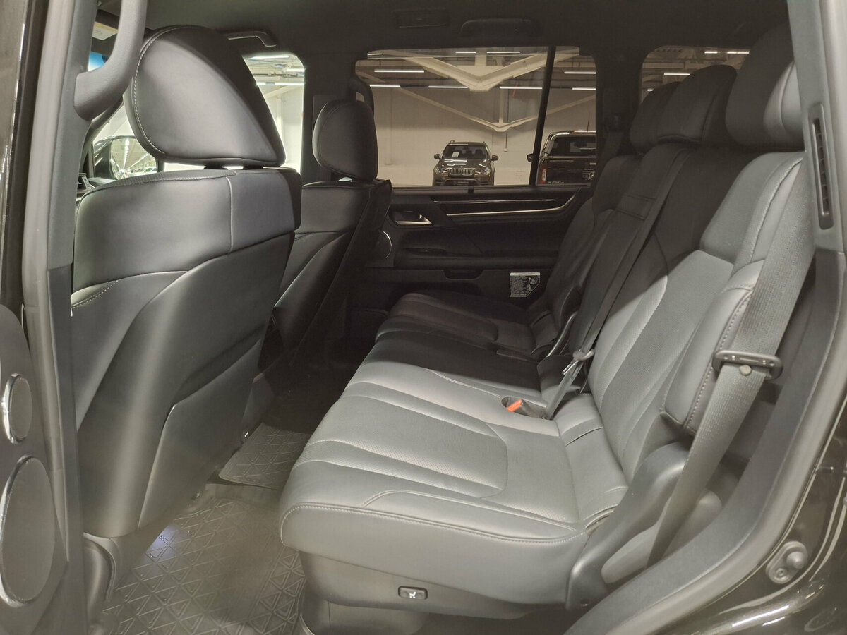 Купить Lexus LX с пробегом. Фото: #10