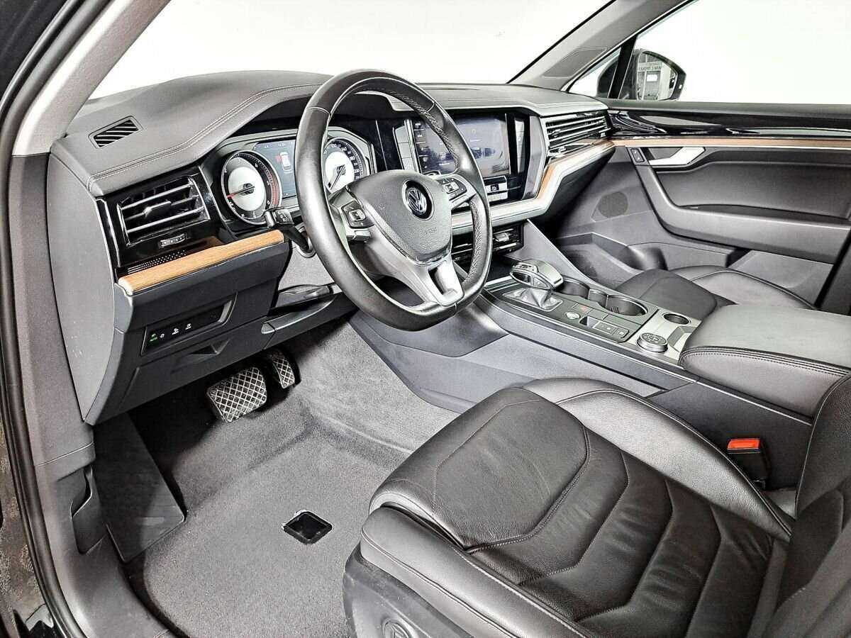 Купить Volkswagen Touareg с пробегом. Фото: #13