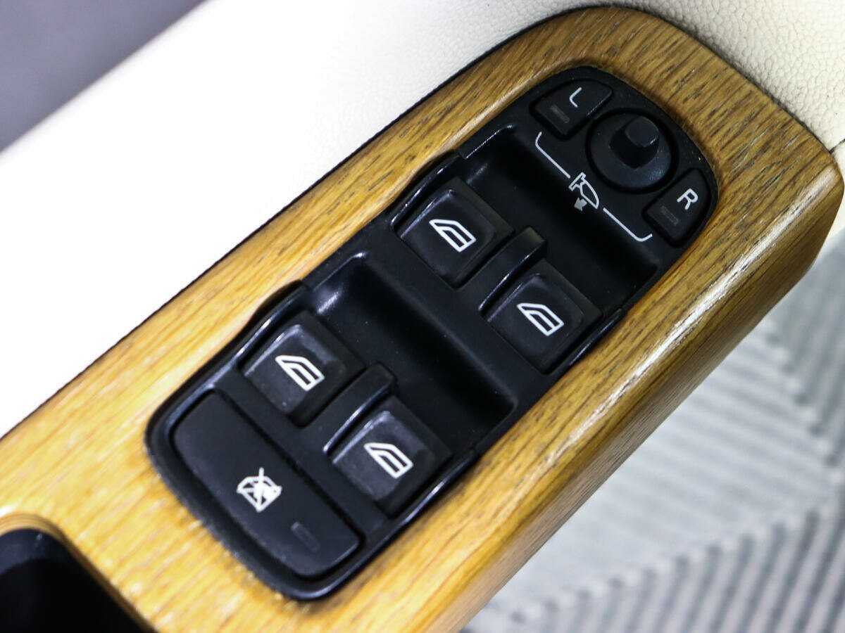 Купить Volvo S40 с пробегом. Фото: #12