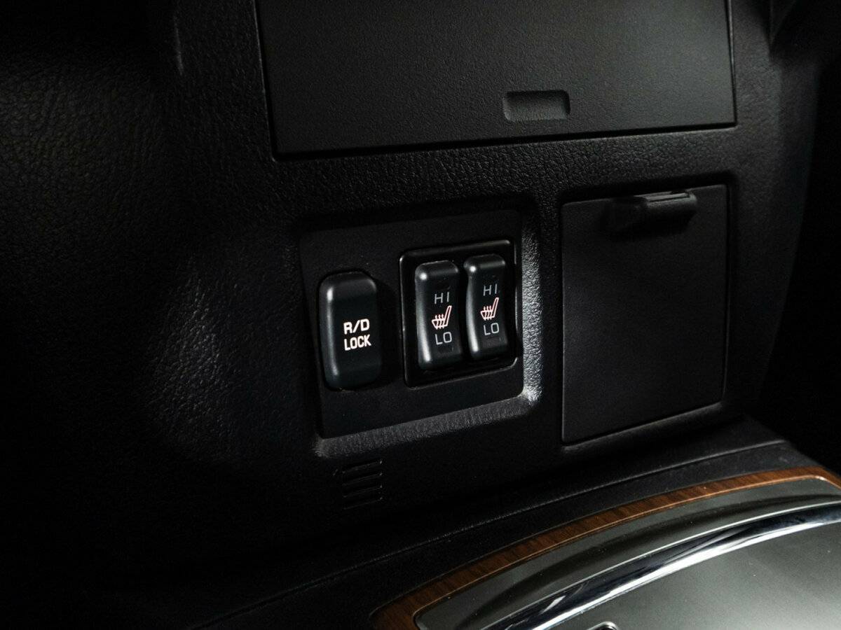 Купить Mitsubishi Pajero с пробегом. Фото: #21