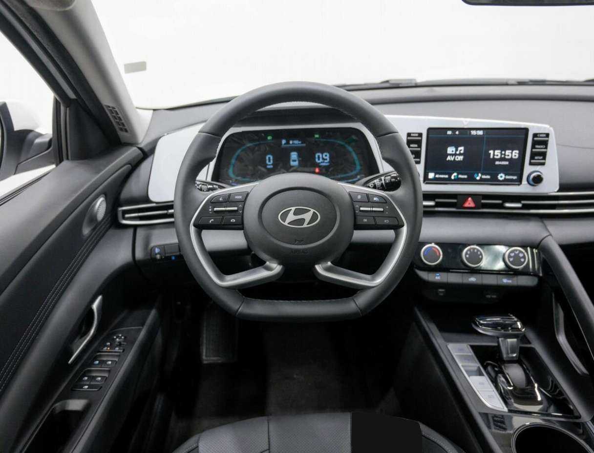 Купить Hyundai Elantra с пробегом. Фото: #11