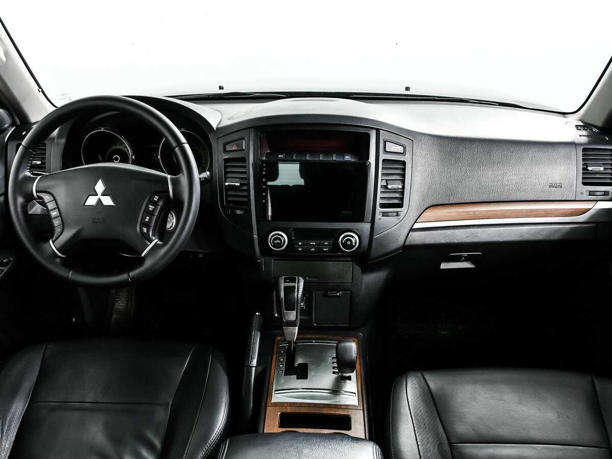 Купить Mitsubishi Pajero с пробегом. Фото: #10