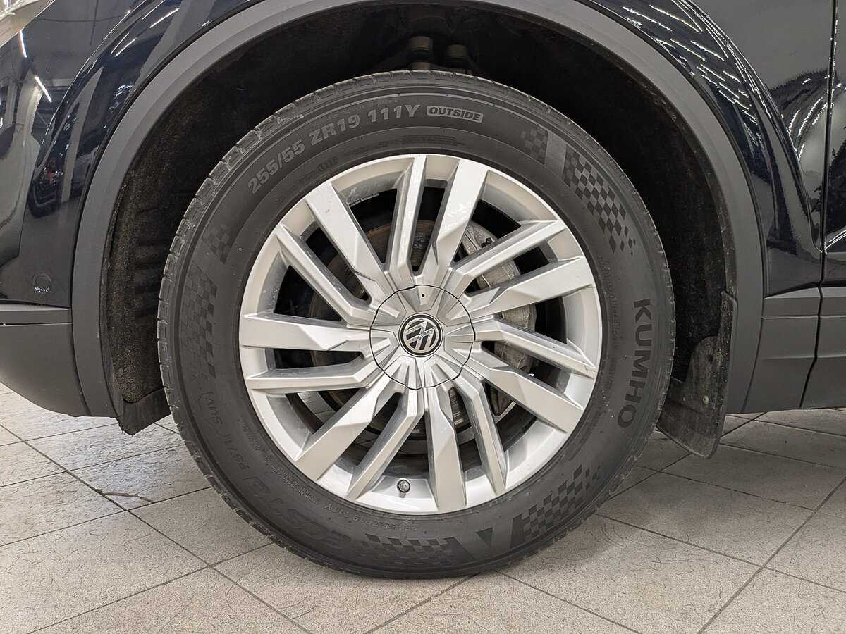 Купить Volkswagen Touareg с пробегом. Фото: #11