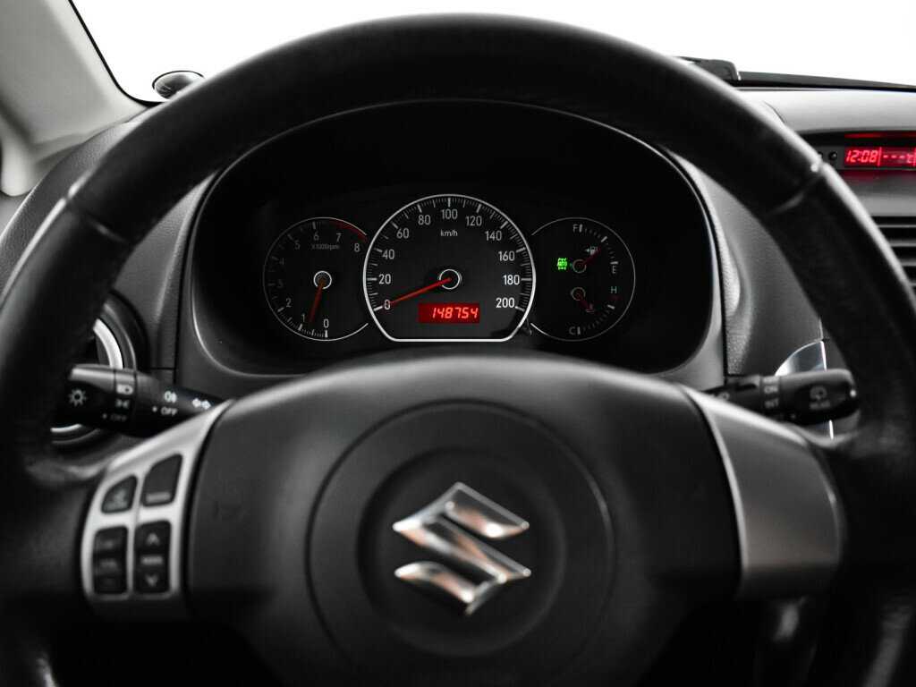 Купить Suzuki SX4 с пробегом. Фото: #10