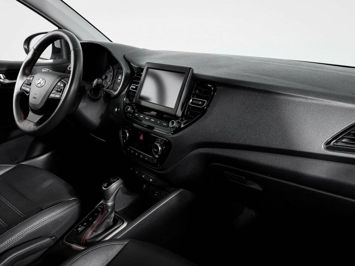 Купить Hyundai Solaris с пробегом. Фото: #8