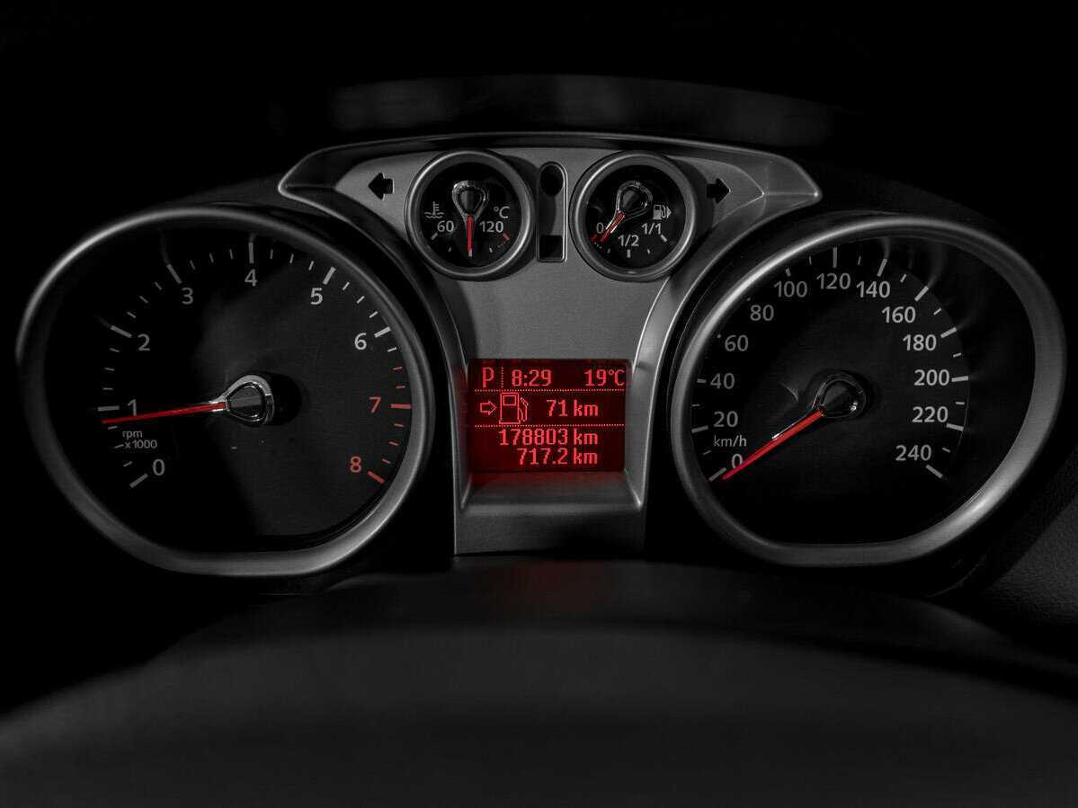 Купить Ford Focus с пробегом. Фото: #10