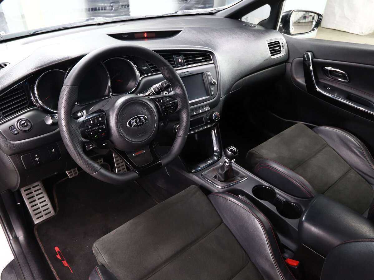 Купить Kia Ceed GT с пробегом. Фото: #9