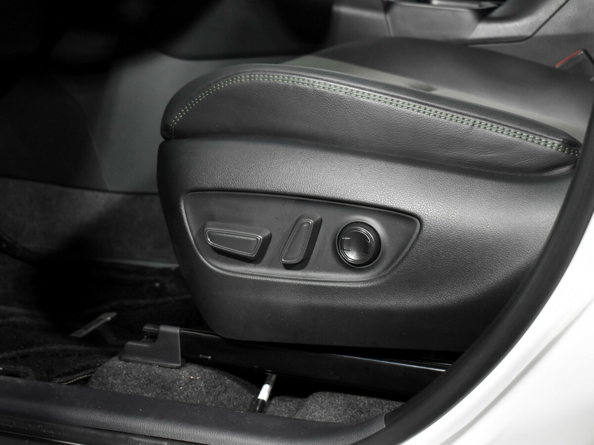 Купить Toyota RAV4 с пробегом. Фото: #7