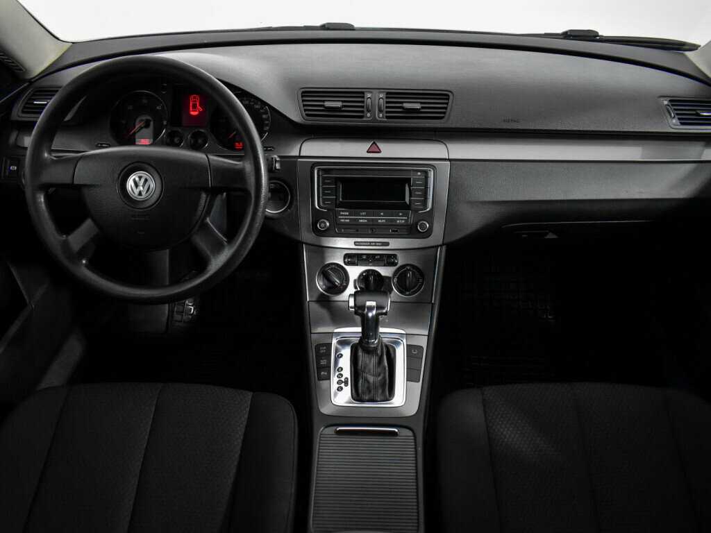 Купить Volkswagen Passat с пробегом. Фото: #8