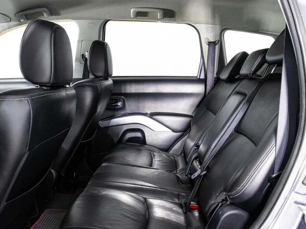 Купить Mitsubishi Outlander с пробегом. Фото: #9