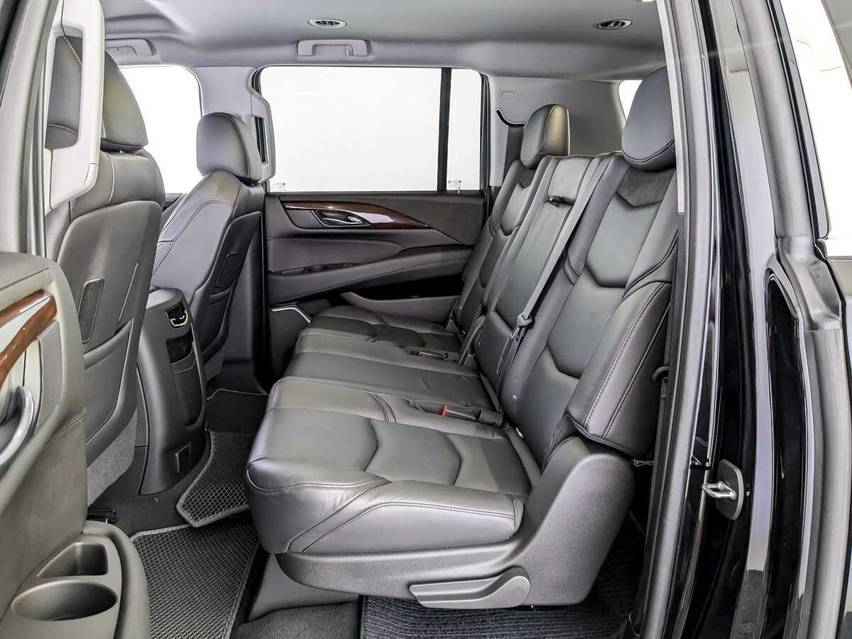 Купить Cadillac Escalade с пробегом. Фото: #9