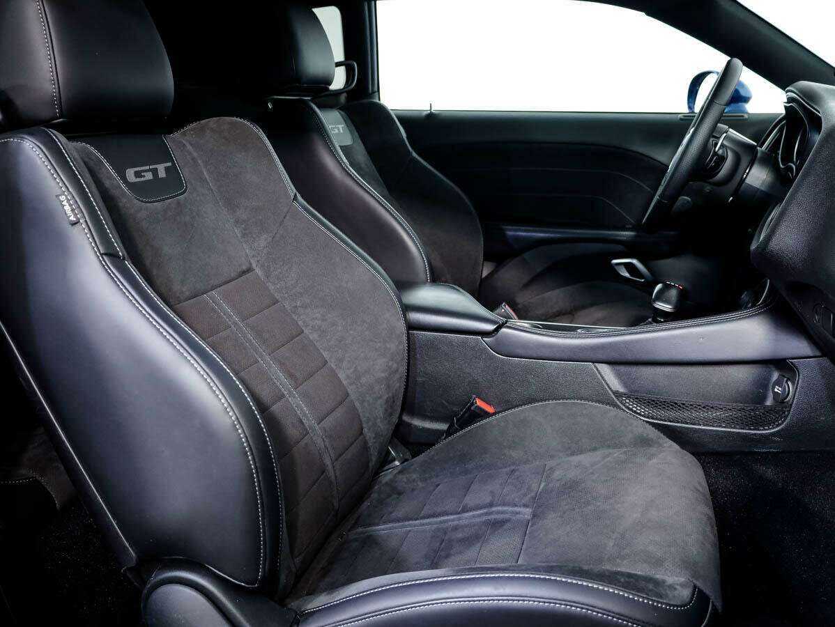Купить Dodge Challenger с пробегом. Фото: #11