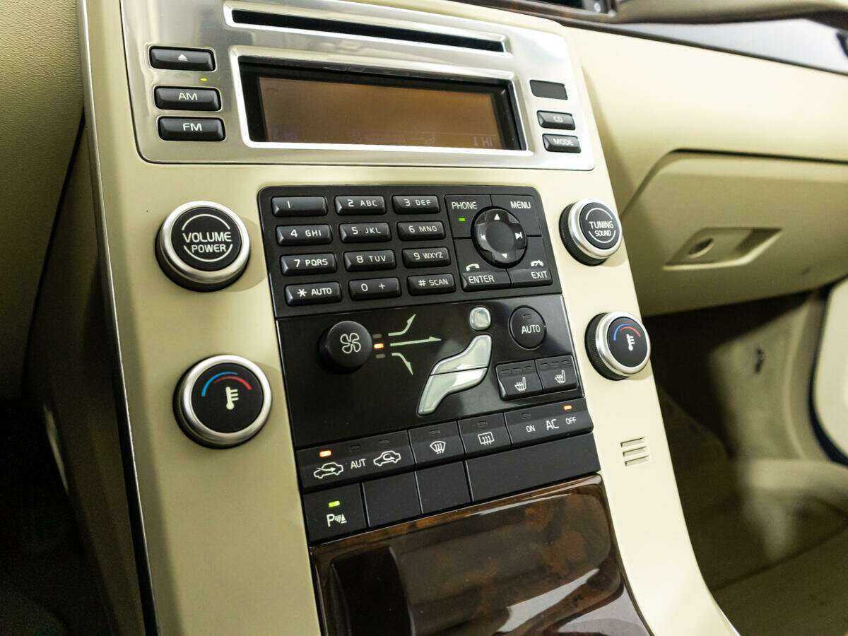 Купить Volvo XC70 с пробегом. Фото: #15