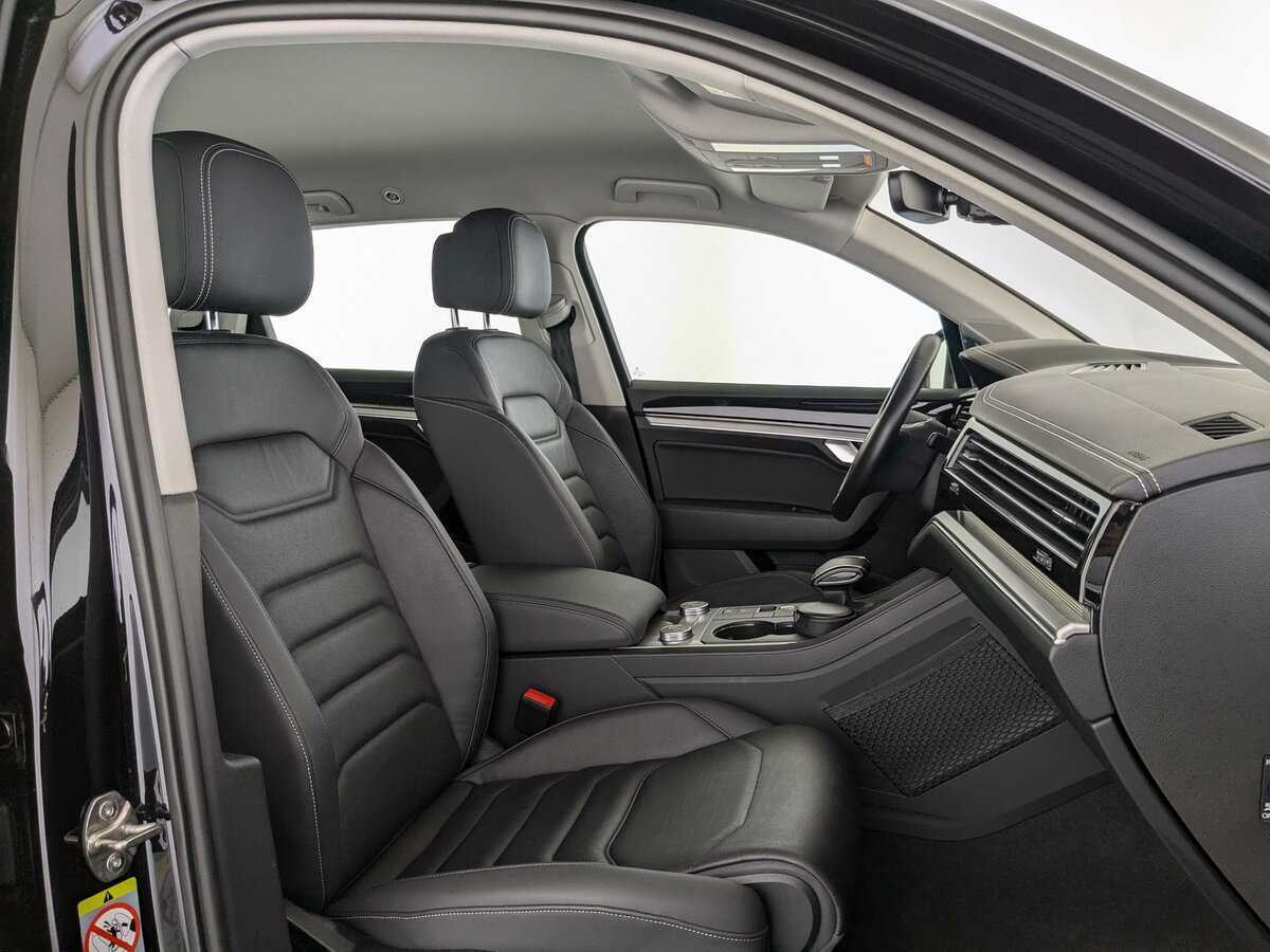Купить Volkswagen Touareg с пробегом. Фото: #19