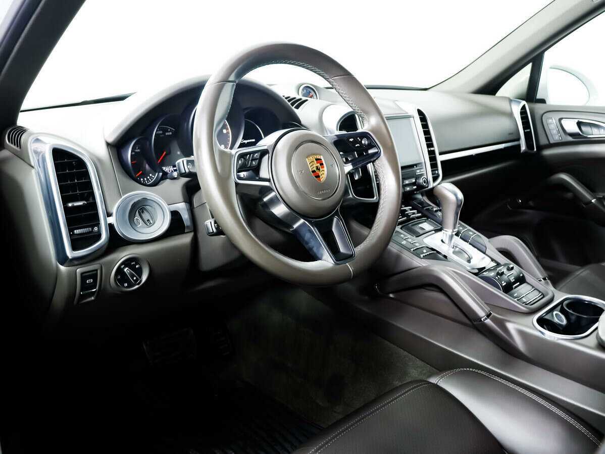 Купить Porsche Cayenne с пробегом. Фото: #10